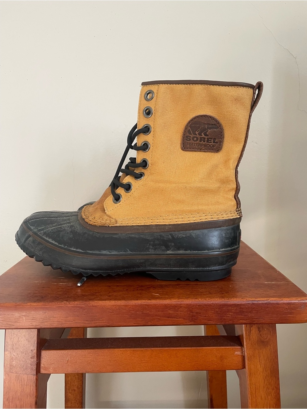 Sorel Men’s Wheat and Black Lace-Up Duck Boot